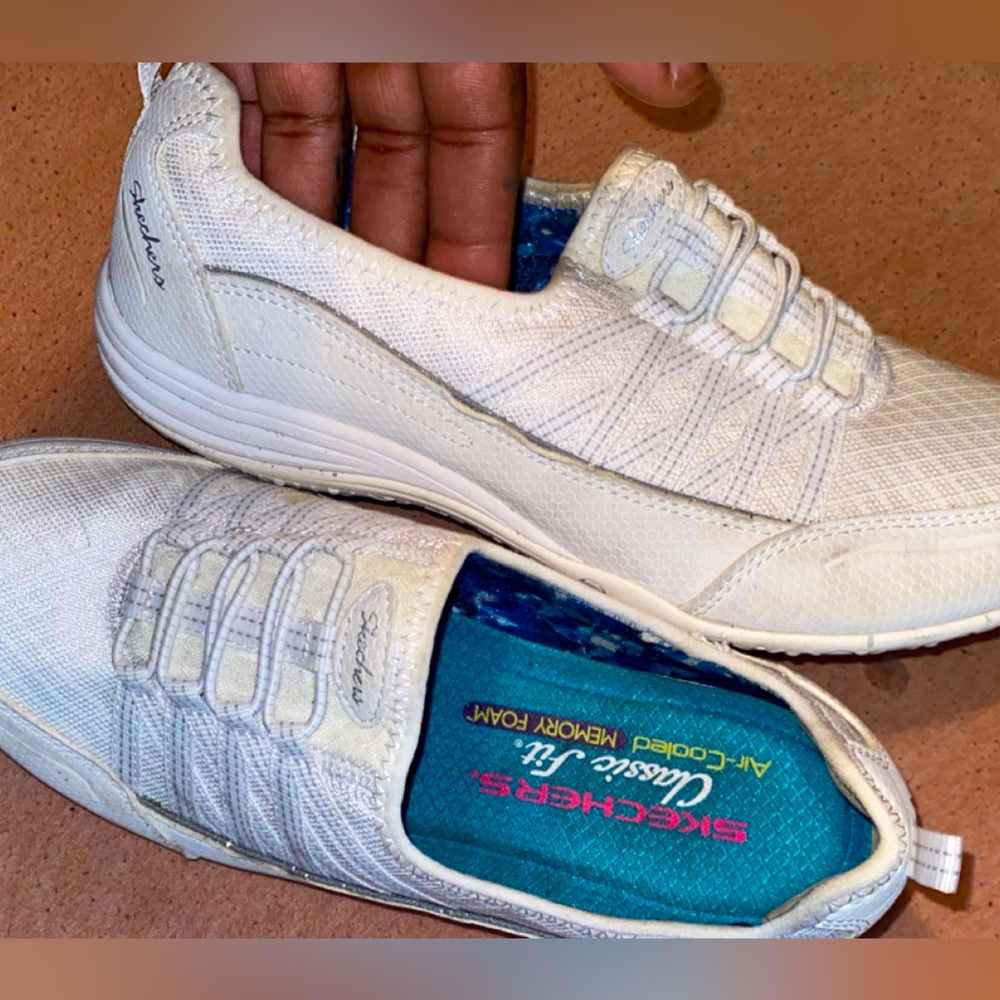 Skechers Memory Foam Classic Fit